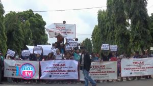 Tolak Explorasi Tambang Emas, Ratusan Warga Dukuh Watulimo Gruduk DPRD Trenggalek