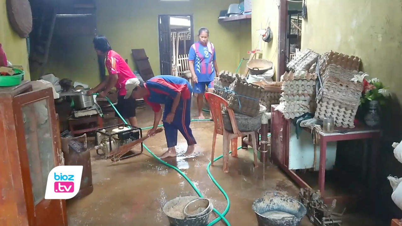 Banjir bandang yang terjadi di Kecamatan Munjungan sejak 26 Oktober Hingga 27 Oktober diduga dampak dari jebolnya tanggul yanga da disana. Akibat kejadian ini ratusan warga dan perkantoran terendam banjir sejak malam hingga pagi hari. Sementara itu ketinggian air di kawasan perumahan mencapai 80 CM.