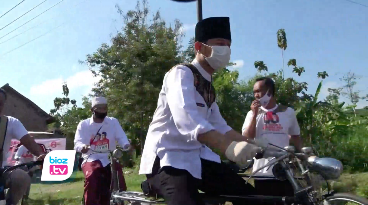 Keliling seputaran kota Trenggalek sambil naik sepeda tua, calon bupati Trenggalek nomor urut 2, Mochamad Nur Arifin lagi lagi manfaatkan momen kampanye untuk blusukan sambil belanja masalah. Ia juga meninjau langsung sejumlah insfrastruktur yang kondisinya harus segera mendapat penanganan.