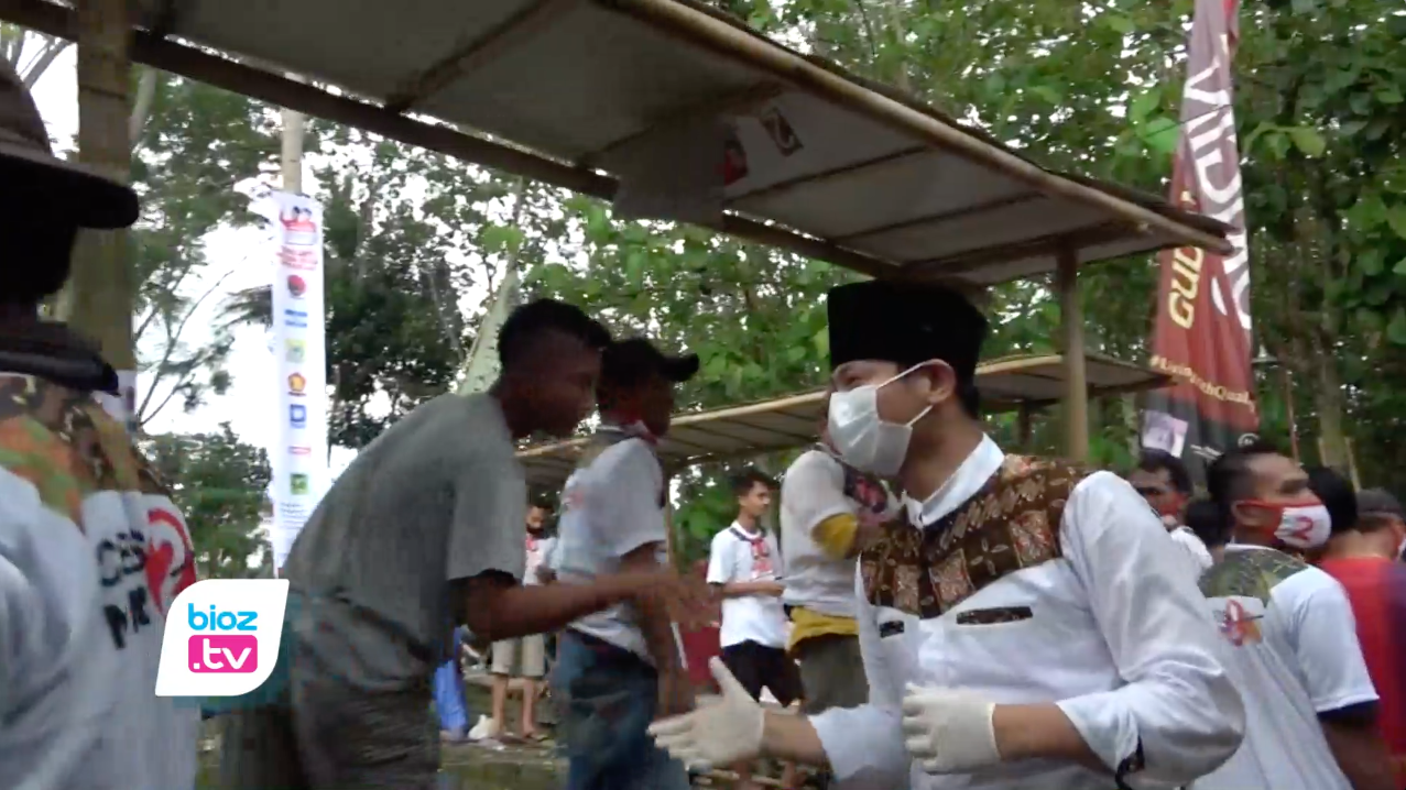 Blusukan sambil belanja masalah di kawasan perkotaan, Calon Bupati Trenggalek nomor urut 2, Mochamad Nur Arifin dorong warga yang tinggal di kawasan padat penduduk kembangkan pertanian urban farming. Yaitu dengan menyulap lahan sekitar yang terbatas menjadi tempat berkebun yang produktif.