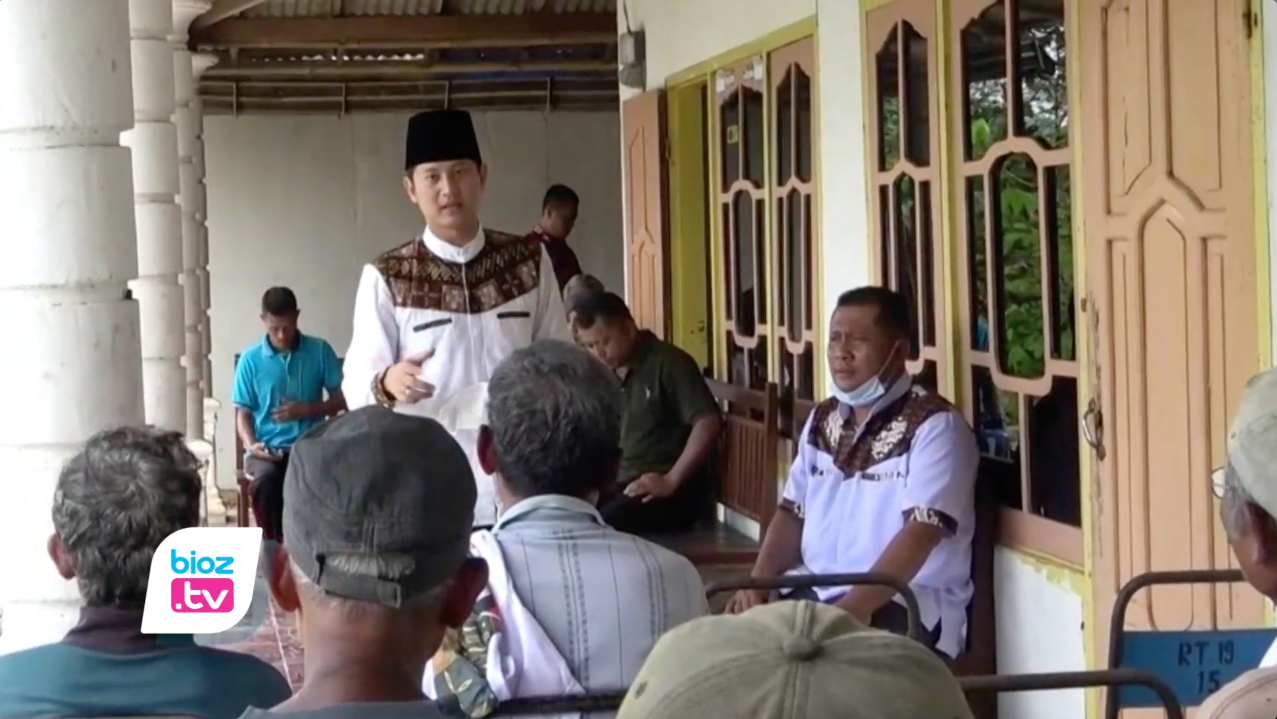 Road show blusukan hingga pelosok Trenggalek, calon Bupati Trenggalek petahana nomor urut 2, Mochamad Nur Arifin beberkan perkembangan layanan pengurusan ijin usaha di Trenggalek. Dengan memanfaatkan perkembangan tekhnologi, saat ini pengurusan ijin usaha menjadi lebih mudah dan cepat selesai.