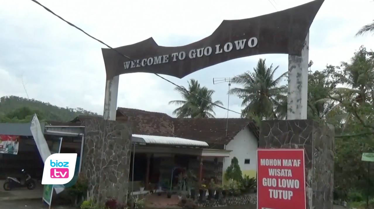 Plengsengan sepanjang 25 meter ambrol digerus banjir, pembukaan destinasi wisata alam Goa Lowo yang ada di Kecamatan Watulimo Kabupaten Trenggalek, Jawa Timur kembali ditunda. Pasalnya, jika belum ada tindak lanjut, ambrolnya plengsengan tersebut dinilai mengganggu dan membahayakan pengunjung.