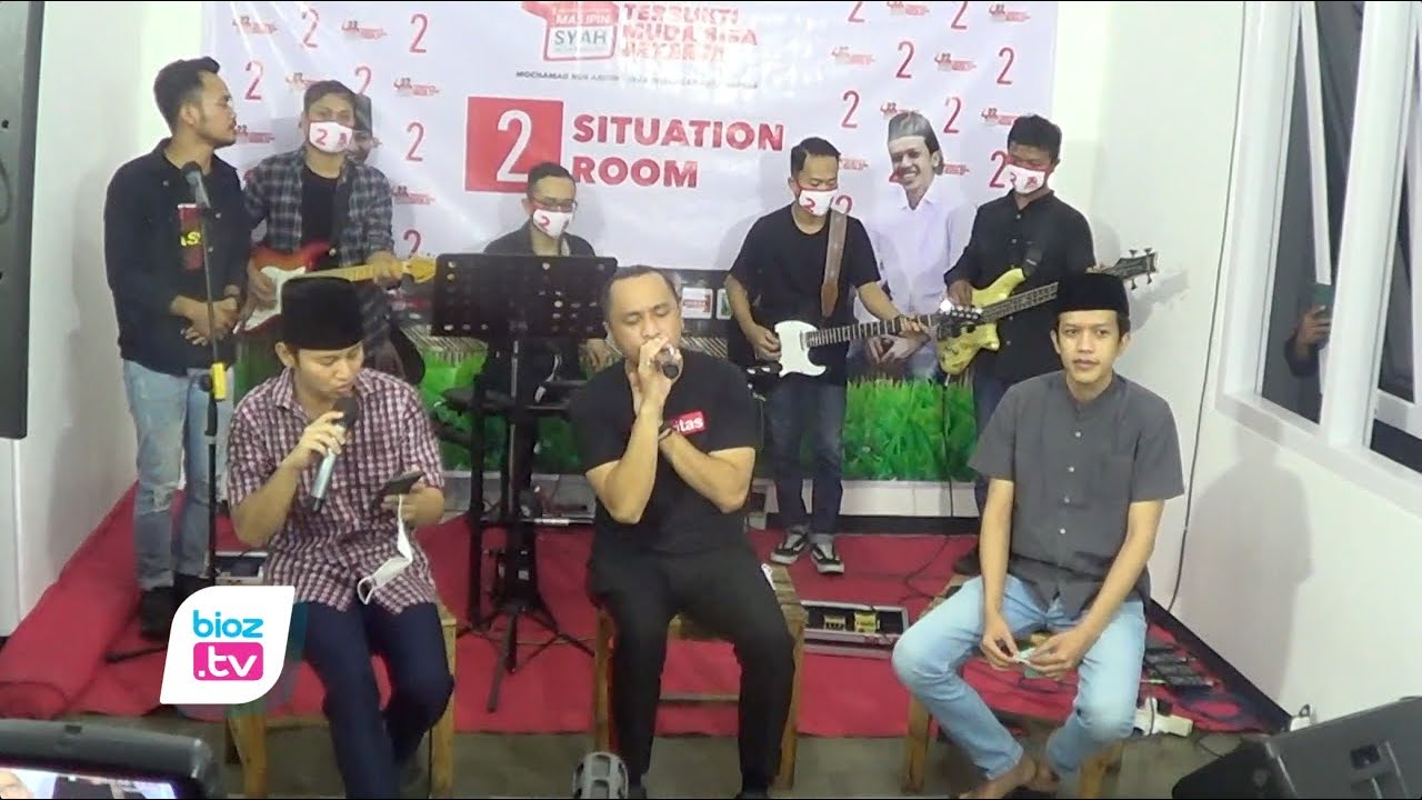 Suport pasangan calon bupati Trenggalek nomor urut 2, Mochamad ur Arifin dan Syah Mohamad Natanegara atau Mas Ipin-Syah, eks Vokalis Nidji, Giring, sambangi Trenggalek dan lakukan konser virtual. Ia juga akui jika Mas Ipin merupakan sosok pemimpin masa depan yang inovatif, Kreatif dan dicintai rakyat.