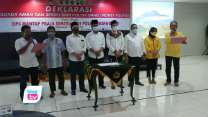 Sepekan menjelang hari h pemilihan Kepala Daerah (Pilkada) Kabupaten Trenggalek tahun 2020, kedua pasangan calon (paslon) alfan rianto -zaenal fanani dan Mochamad Nur Arifin - Syah Mohamad Natanegara beserta masing masing tim suksesnya, sepakat menandatangani dan deklarasi Pilkada aman, bersih tanpa politik uang.