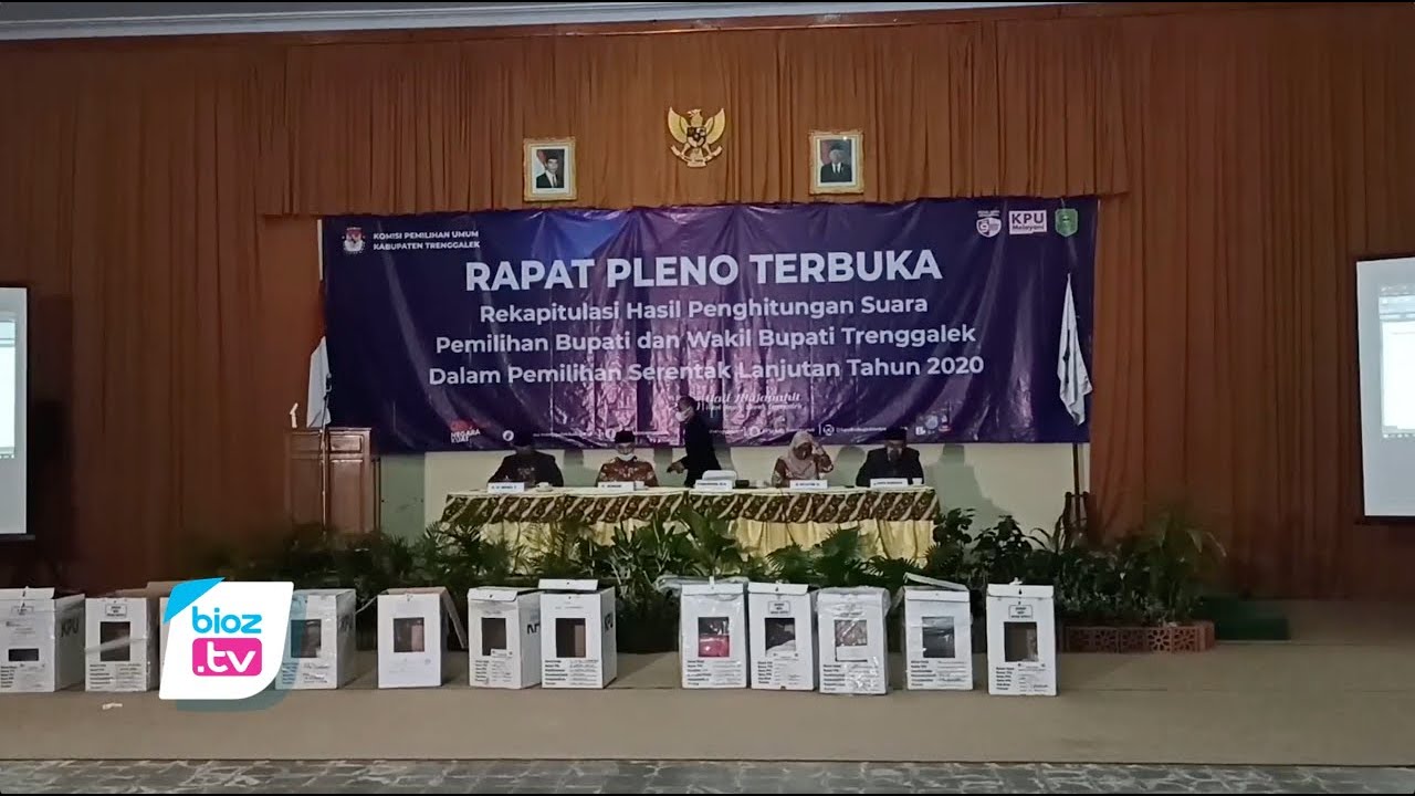 Rekapitulasi perhitungan suara hasil pemilihan kepala daerah Trenggalek tahun 2020, Angka perolehan suara hanya selisih tipis dengan hasil hitung cepat. Sehingga perolehan suara terbanyak tetap diraih oleh pasangan calon nomor urut dua. Sementara itu angka golput atau ketidak hadiran diketahui mencapai 32,1%.