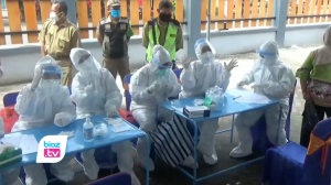 Tracing pasca ada satu pedagang yang meninggal dunia akibat terpapar Covid-19, dari ratusan pedagang Pasar Bendorejo, Kecamatan Pogalan, Kabupaten Trenggalek baru separuh yang sudah menjalani rapid test. Kebanyakan justru memilih menutup lapak saat dilakukan rapid tes masal di dilokasi.