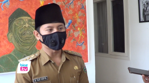 Belum difungsikan lantaran terganjal perijinan, bangunan rumah sakit umum daerah (RSUD) Tipe D yang ada di Kecamatan Panggul Kabupaten Trenggalek, rencananya akan difungsikan sebagai rumah sakit darurat Covid-19. Pasalnya, dari sisi sarana dan prasarana, RSUD Panggul ini dinilai cukup memungkinkan.