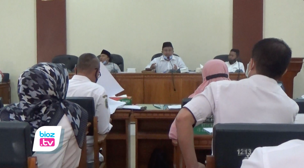 Rencana penggabungan 2 bank perkreditan rakyat (BPR) milik Pemkab Trenggalek, Pansus 2 DPRD pertanyakan keuangan perusahaan. Selain itu ketentuan peralihan dan ketentuan penutup juga turut dipertanyakan. Jika tidak ada kendala yang krusial penggabungan 2 BPR ini ditargetkan tuntas dalam satu bulan kedepan.