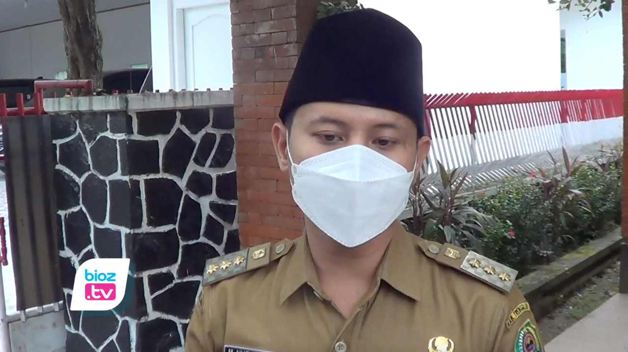 Kabupaten Trenggalek kembali ditetapkan menjadi Zona Merah bersama 6 daerah lain di Jawa Timur, penerapan pemberlakukan pembatasan kegiatan masyarakat (PPKM) diperketat. Bahkan pemerintah daerah juga merevisi sejumlah kebijakan, guna memaksimalkan upaya pengendalian penyebaran COVID-19.