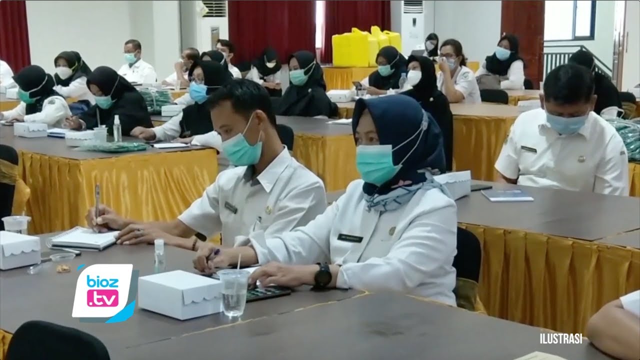 Vaksin Covid-19 sudah tiba di Jawa Timur, 220 Tenaga kesehatan khusu di Kabupaten Trenggalek siap lakukan vaksinasi terhadap warga. Rencananya untuk tempat vaksinasi akan dilakukan di seluruh Puskesmas yang ada di Trenggalek. Namun untuk kepastian jadwal pelaksanaannya masih menunggu perkembangan.