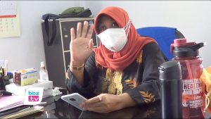 Dua kali positif Covid-19, Kepala Dinas Sosial pemberdayaan perempuan dan perlindungan anak (Dinsos P3A) Kabupaten Trenggalek beberkan sejumlah cara ampuh melawan serangan Virus Corona. Tips Tips tersebut sudah dibuktikannya sendiri saat ia berjuang melawan serangan Covid-19, hingga ia bisa kembali sehat.