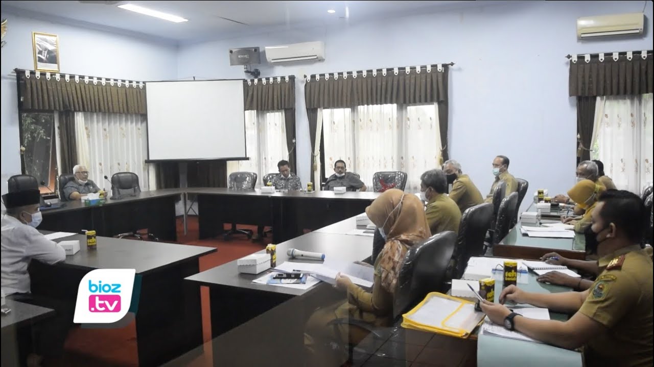 Tidak memenuhi prosedur, pelantikan perangkat Desa Ngulanwetan yang dilakukan Kepala Desa pada beberapa waktu lalu bisa dibatalkan. Pasalnya, pelantikan itu tidak dilengkapi dengan surat rekomendasi dari camat Pogalan. Pembatalan itu bisa dilakukan langsung oleh yang melantik, maupun Bupati.