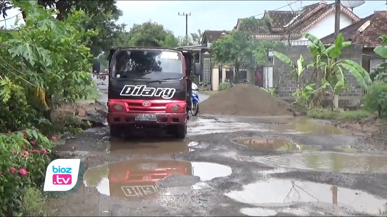 Rencana pembangunan jalan raya Karangan-Nglongsor, Komisi 3 DPRD Trenggalek meminta agar perencanaanya di kaji ulang. Ia juga menekankan agar Konsultan perencana kembali turun ke lapangan untuk menyesuaikan perencanaan pembangunannya dengan kondisi dilapangan yang terjadi saat ini.