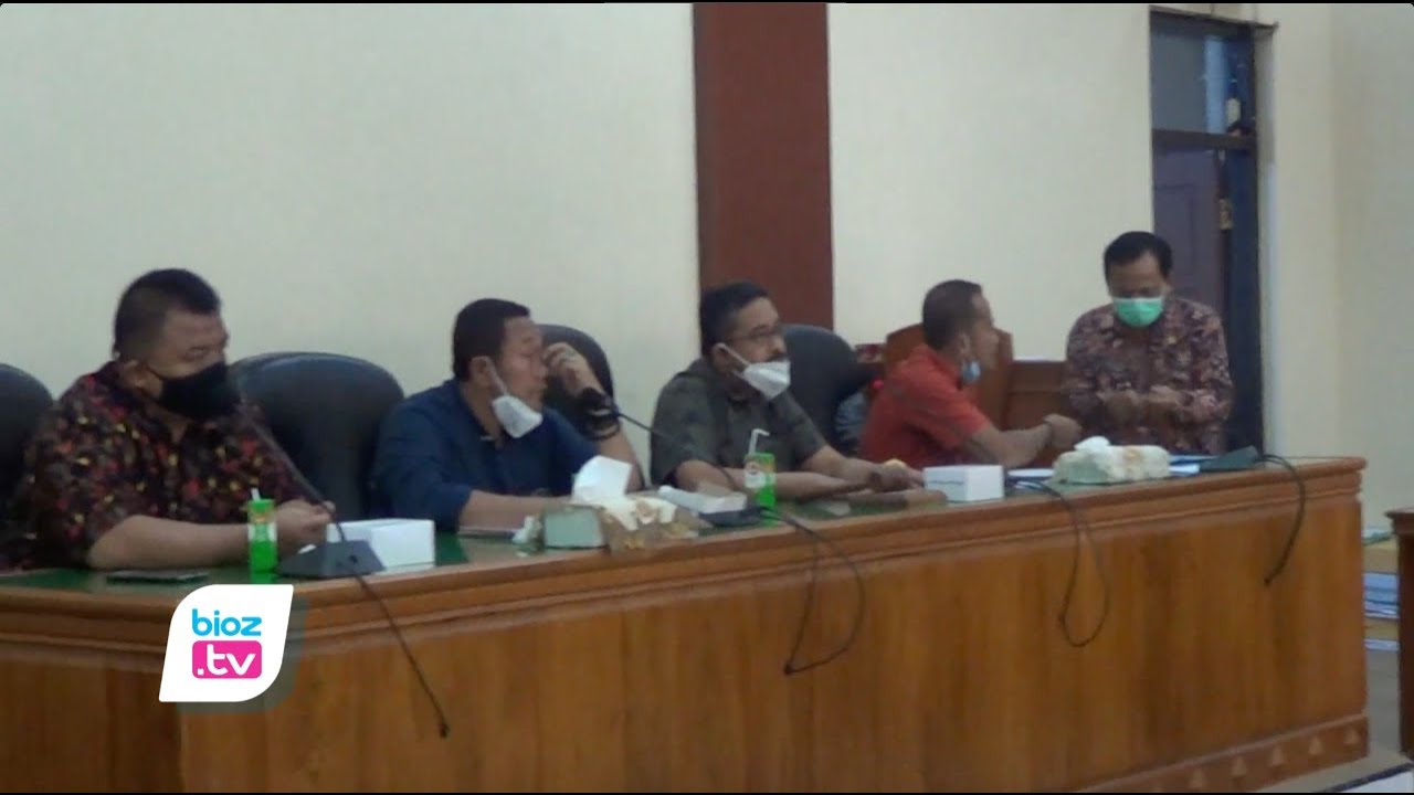 Polemik rancangan peraturan daerah (Ranperda) rencana penyertaan modal pemerintah daerah ke PT.Jwalita Energi Trenggalek (JET), Pansus 4 DPRD Trenggalek minta rubah judul dan draf ranperda. Pasalnya, ranperda yang diusulkan eksekutif itu dinilai tidak sesuai dengan kondisi perusahaannya saat ini.