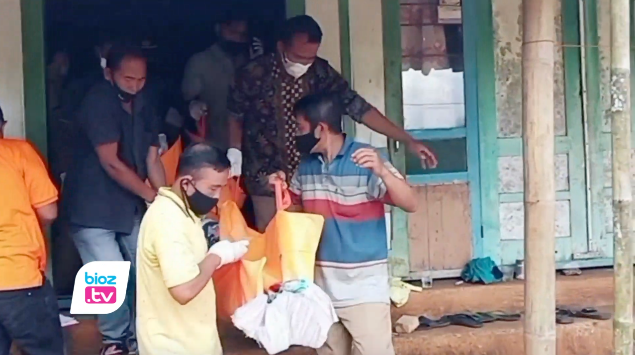 Gara gara masalah korek api, seorang pemuda asal Desa Dongko, Kecamatan Dongko, Kabupaten Trenggalek, Jawa Timur, nekat bacok 3 anggota keluarganya. Akibat kejadian ini satu diantaranya meninggal dunia dilokasi, sedangkan dua korban lainnya mengalami luka bacok ringan hingga berat.