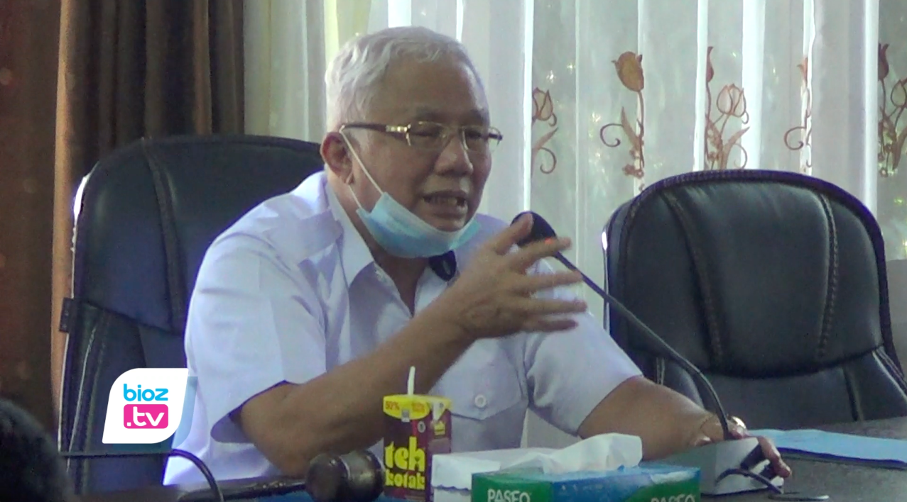 Komisi 1 DPRD Trenggalek pastikan jika lokasi tambang emas masuk wilayah hutan, otomatis ijin eksploitasi yang keluar tidak bisa dipakai lagi. Pasalnya, ijin tambang itu dikabarkan baru keluar pada tahun 2019 lalu, sedangkan kawasan hutan sudah ditentukan sebelum keluarnya ijin eksploitasi tambang emas.