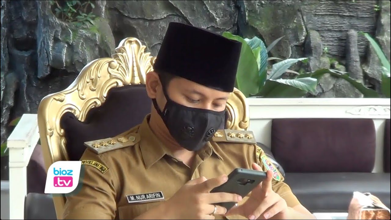 Nyatakan penolakannya terhadap ijin eksploitasi tambang emas di Trenggalek, Bupati siap pasang badan lakukan penolakan dengan cara cara yang prosedural. Pasalnya, ijin tambang emas Oleh PT.SMN di Trenggalek itu dinilai tidak sesuai dengan aturan penetapan wilayah dalam Perda RTRW yang baru saja disahkan.