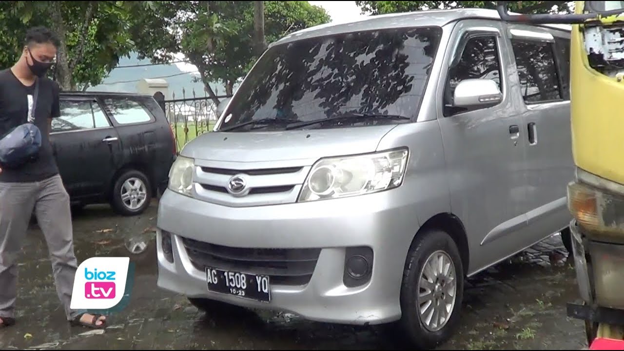 Gelapkan mobil milik warga Trenggalek, Pria asal Kabupaten Tulungagung akhirnya diringkus Polisi. Saat melancarkan aksinya, pelaku pura pura akan membeli mobil, kemudian memberikan uang DP, namun kekurangannya tidak pernah dibayarkan lagi dan mobil justru digadaikan tanpa sepengetahuan pemiliknya.