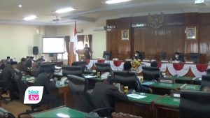 Gelar rapat paripruna internal, DPRD Trenggalek sahkan sejumlah laporan, mulai dari laporan kinerja tahun 2020, hasil reses, hingga pokok pokok pikiran DPRD untuk rencana pembangunan tahun 2022. Isi Laporan itu diantaranya terkait aspirasi masyarakat yang akan diaktualisasikan dalam bentuk kebijakan pemerintah.