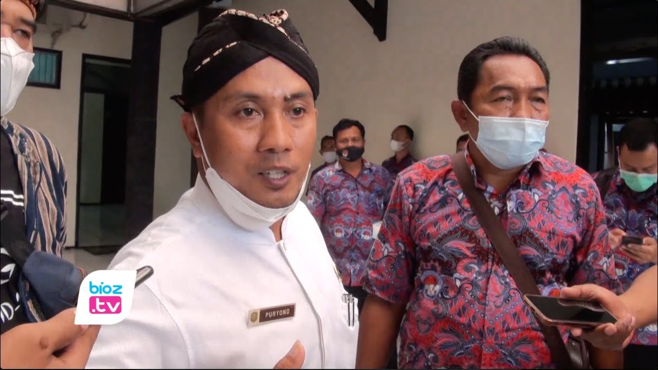 Banyaknya surat edaran terkait refokusing anggaran untuk penanganan pandemi Covid-19 dikeluhkan asosiasi kepala desa (AKD) dan persatuan perangkat desa Indonesia (PPDI) Kabupaten Trenggalek. Pasalnya, akibat sering adanya surat edaran itu, Pemerintah desa harus melakukan perubahan APBDes induk hingga 6 kali.