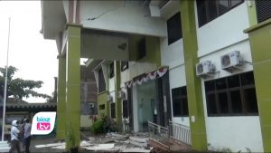 Diguncang gempa bumi yang berpusat di perairan Malang, Jawa Timur, sejumlah rumah warga hingga Kantor Kecamatan, Kantor Desa dan bangunan sekolah di Kabupaten Trenggalek runtuh. Bangunan yang rusak ini tersebar dibeberapa lokasi, mulai dari wilayah Kecamatan Durenan, Kecamatan Tugu, Kecamatan Kampak, hingga Kecamatan Dongko. Diguncang gempa bumi yang berpusat di perairan Malang, Jawa Timur, sejumlah rumah warga hingga Kantor Kecamatan, Kantor Desa dan bangunan sekolah di Kabupaten Trenggalek runtuh. Bangunan yang rusak ini tersebar dibeberapa lokasi, mulai dari wilayah Kecamatan Durenan, Kecamatan Tugu, Kecamatan Kampak, hingga Kecamatan Dongko.