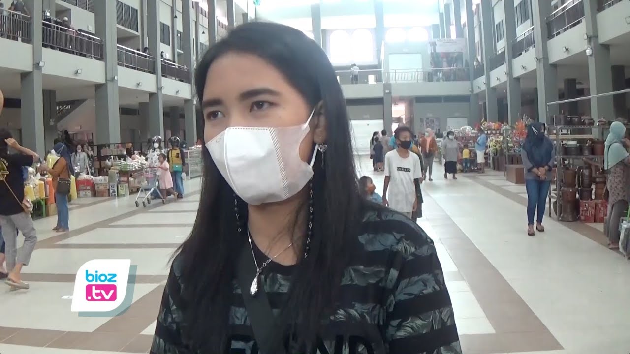 Pengunjung Pasar Pon sayangkan masih banyaknya kios yang belum buka saat pembukaan perdana operasional sudah dilakukan. Meski demikian, pengunjung juga mengaku senang dengan konsep bangunan Pasar Pon yang baru ini. Pasalnya, saat ini kondisinya jauh lebih bagus dan terlihat lebih modern.