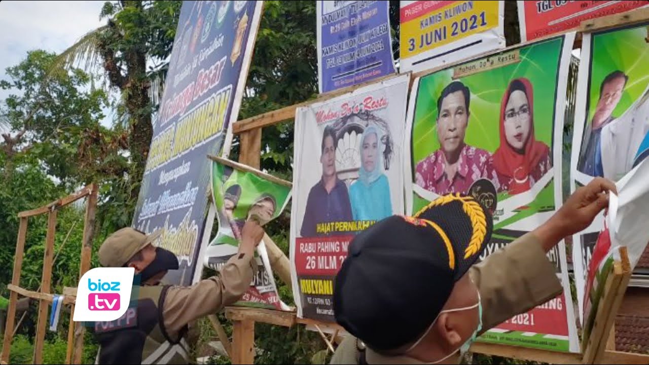 Antisipasi terjadinya kerumunan dilokasi hajatan pada musim Pandemi, tradisi unik pemasangan ratusan poster atau banner orang hajatan di Kecamatan Munjungan, Kabupaten Trenggalek, digulung Satpol-PP. Pemasangan banner itu, juga diketahui tidak sesuai dengan peraturan daerah maupun peraturan bupati yang berlaku.