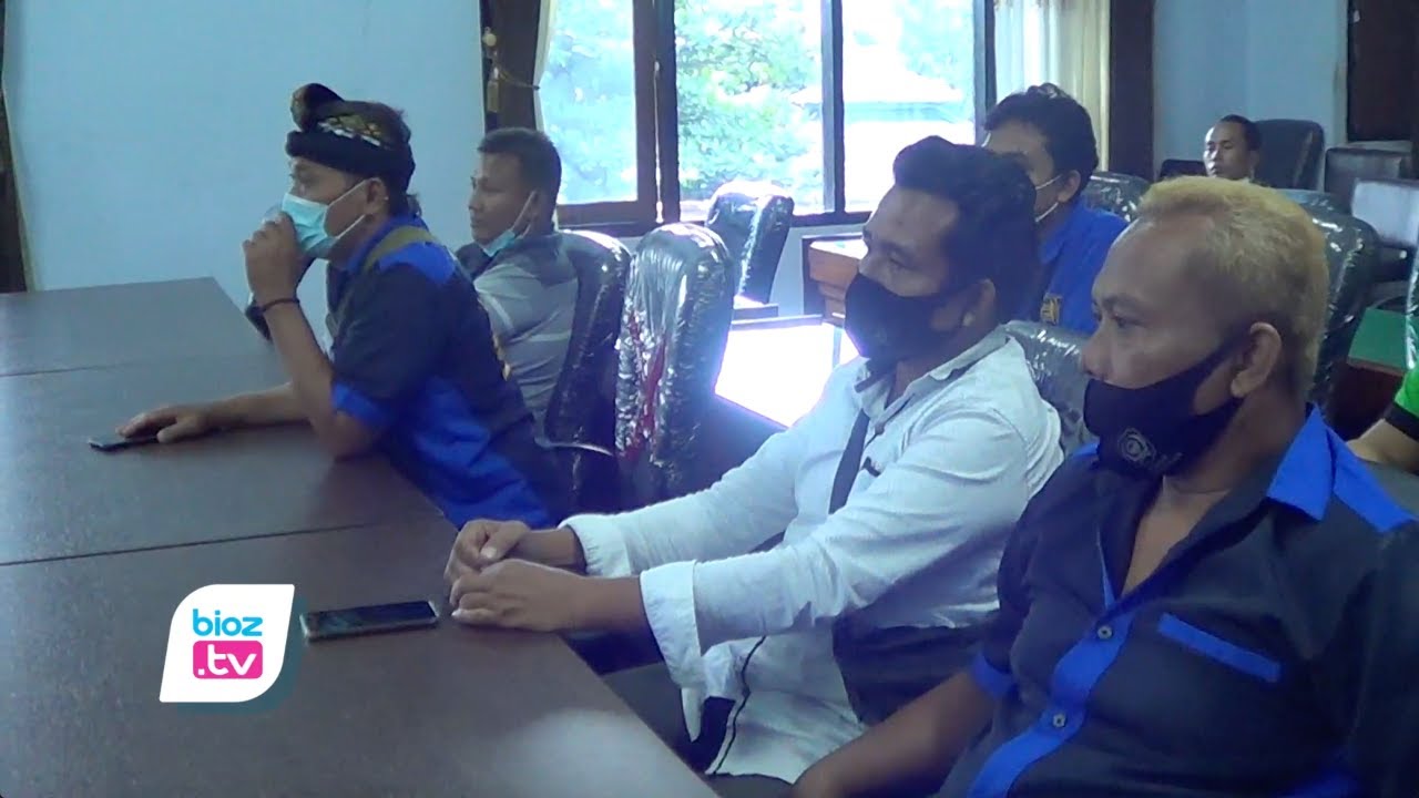 Travel gelap di Kabupaten Trenggalek mulai menjamur, paguyuban mobil penumpang umum (MPU) Kecamatan Munjungan, Kabupaten Trenggalek wadul DPRD dan meminta adanya penindakan maupun penertiban. Terlebih, dengan menjamurnya travel gelap itu, juga berdampak pada kondisi MPU yang terus memprihatinkan.
