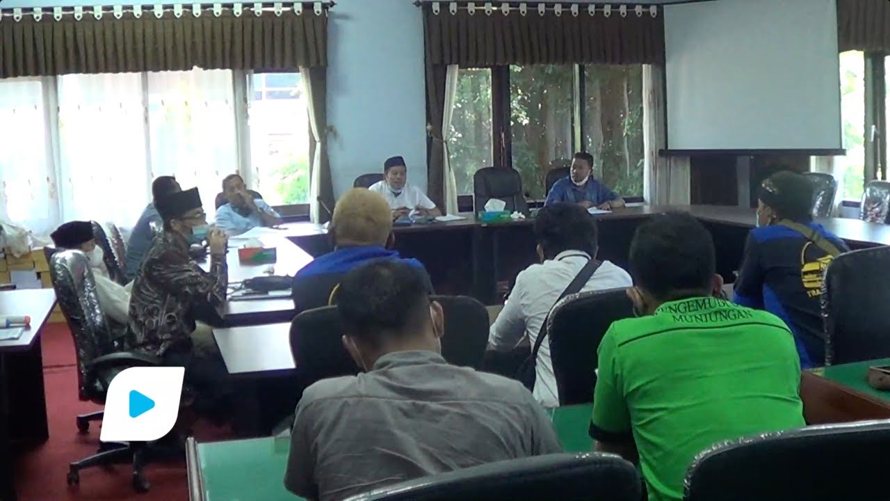 Terima aspirasi dari paguyuban sopir mobil penumpang umum (MPU) asal Kecamatan Munjungn, Kabupaten Trenggalek, Komisi 2 DPRD minta agar dinas perhubungan segera ambil tindakan. Pasalnya, keberadaan travel gelap yang notabene tanpa dilengkapi legalitas yang jelas itu, dinilai sangat merugikan MPU.