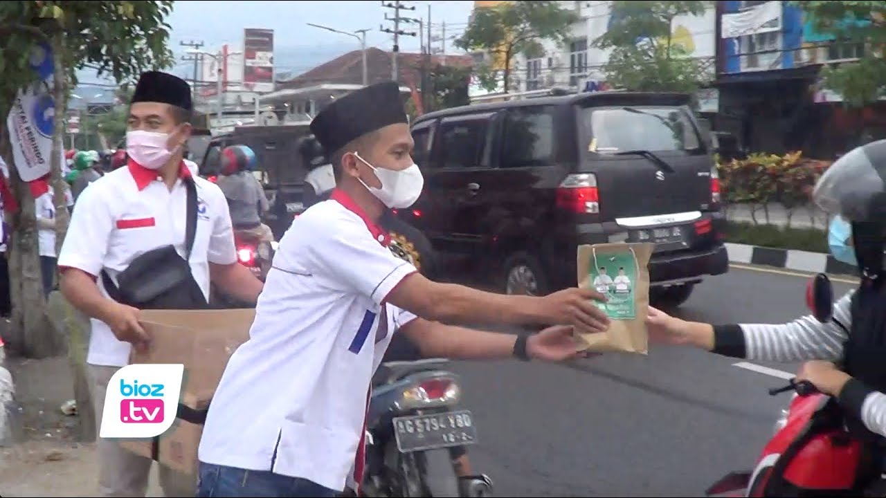 Manfaatkan bulan suci ramadhan untuk mewujudkan kepedulian terhadap sesama, DPC Partai Perindo Kabupaten Trenggalek bagikan ratusan takjil untuk pengguna jalan. Kegiatan rutin tahunan setiap bulan ramadhan ini, Selain bertujuan agar lebih dekat dengan masyarakat, juga betujuan untuk mempererat tali silaturohmi.