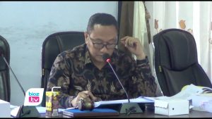 Evaluasi pertanggungjawaban pelaksanaan APBD Trenggalek tahun 2020, Komisi 4 DPRD Trenggalek sebut jika capaian target pembangunan dari masing masing OPD cukup wajar. Meski masih ada sejumlah target pebangunan yang belum memenuhi, namun capaiannya dinilai masih dalam batas kewajaran. Terlebih pada Tahun 2020 sejumlah kegiatan juga tidak bisa dilaksanakan secara maksimal akibat pandemi Covid-19. Evaluasi pertanggungjawaban pelaksanaan APBD Trenggalek tahun 2020, Komisi 4 DPRD Trenggalek sebut jika capaian target pembangunan dari masing masing OPD cukup wajar. Meski masih ada sejumlah target pebangunan yang belum memenuhi, namun capaiannya dinilai masih dalam batas kewajaran. Terlebih pada Tahun 2020 sejumlah kegiatan juga tidak bisa dilaksanakan secara maksimal akibat pandemi Covid-19.