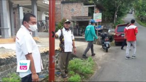 Proses pemasangannya dinilai asal asalan dan meresahkan, sejumlah warga Desa Bogoran, Kecamatan Kampak, kabupaten Trenggalek, Jawa Timur bergejolak. Pasalnya, disejumlah titik lokasi pemasangan jaringan yang melintas dipekarangan warga dinilai berpotensi membahayakan dan mengganggu kenyamanan.
