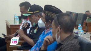 Ketiga kalinya, sekretaris daerah (Sekda) Kabupaten Trenggalek kembali mangkir dari undangan hearing bareng aktivis di Kantor DPRD Trenggalek. Dalam hal ini, sejumlah aktivis yang tergabung dalam "Paguyuban Perwakilan Masyarakat" curiga jika rencana utang pemerintah daerah nantinya bisa merugikan rakyat.
