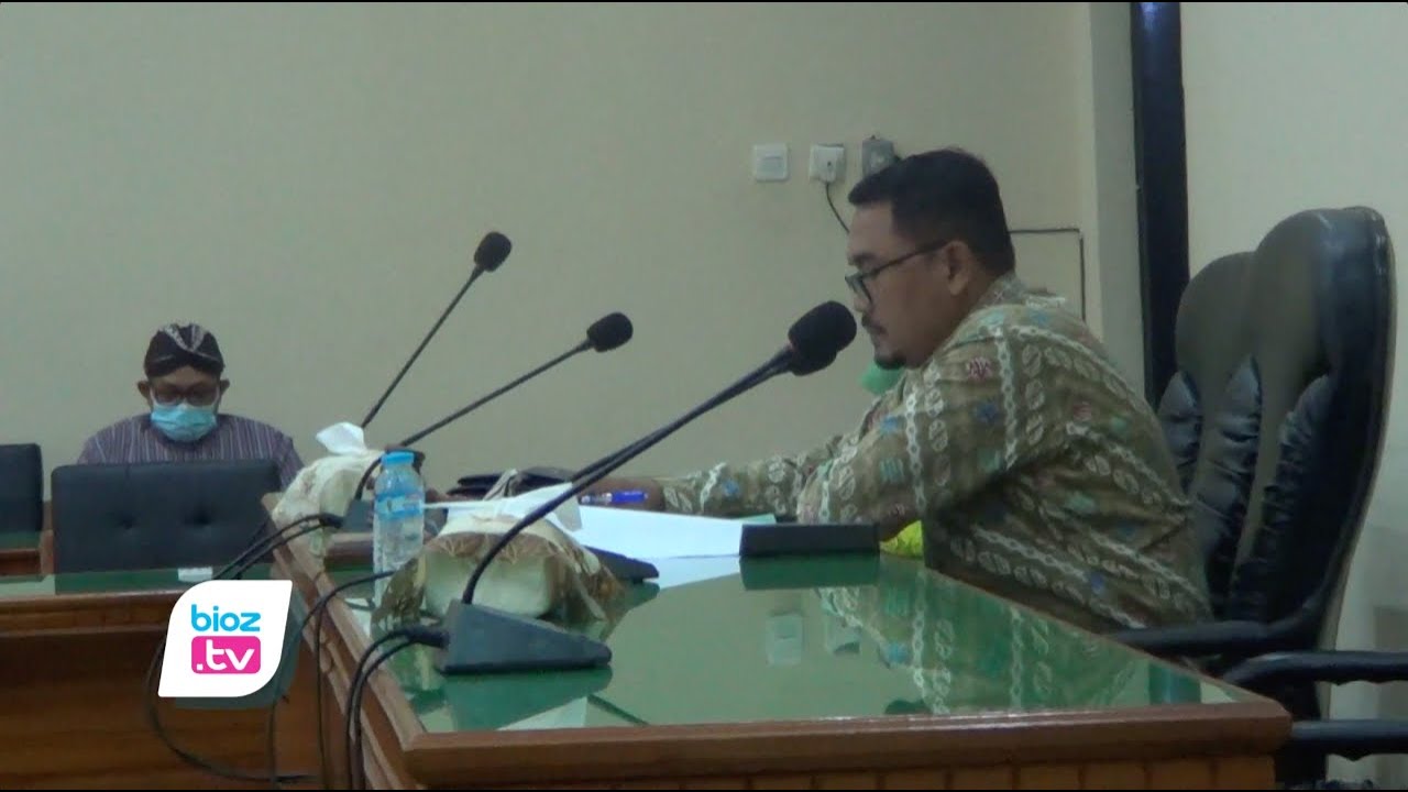 Sekretaris daerah (Sekda) kembali mangkir dari undangan hearing ketiga terkait rencana penjaman daerah, hearing aktivis di Gedung DPRD Trenggalek kembali gagal dan tidak menuai hasil. Akibat kejadian ini DPRD Trenggalek harus kembali mengagendakan ulang rencana hearing hingga sekda mau menghadirinya.