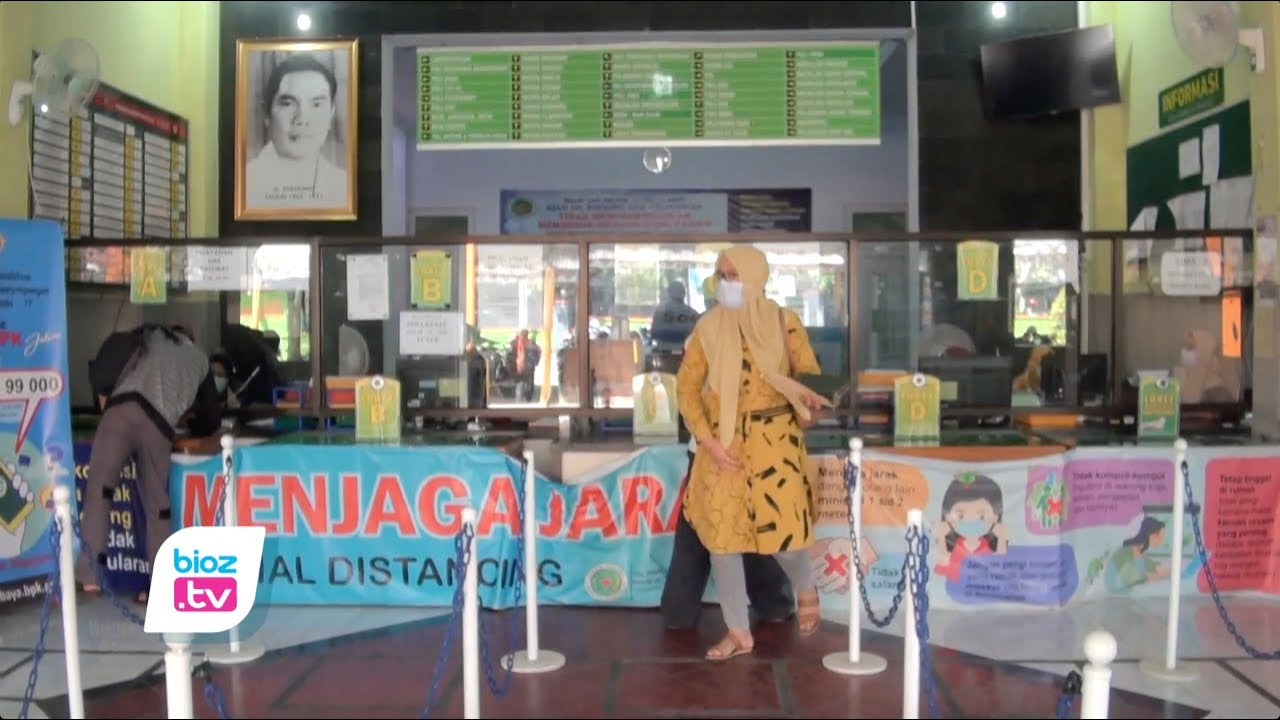 Layanan perawatan bagi pasien Covid-19 di RSUD dr Soedomo Trenggalek telah penuh, sementara itu ketersediaan obat dan oksigen juga menipis. Bahkan, dalam sepekan terakhir RSUD sudah dua kali kehabisan oksigen. Kondisi ini terjadi sejak adanya lonjakan pasien Covid-19 selama beberapa waktu terakhir.