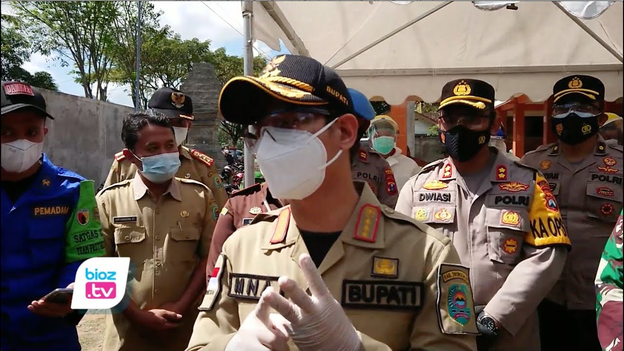 Grebek proses vaksinasi di desa desa, Bupati Trenggalek bersama jajaran Forkopimda pastikan lingkungan yang ada kasus positif Covid-19 harus diberlakukan Micro Lockdown. Selain itu, bagi warga yang akan menjalani vaksinasi juga diwajibkan menjalani rapid tes antigen, jika positif maka dilanjutkan pemeriksaan PCR Swab.