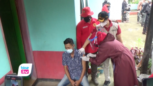 Gencarkan vaksinasi Covid-19, Badan Intelijen Negara (BIN), sasar sejumlah warga di daerah Terpencil. Salah satu daerah yang menjadi sasaran vaksinasi ini adalah Desa Sengon, Kecamatan Bendungan, Kabupaten Trenggalek. Daerah ini dijadikan sasaran vaksinasi, karena jauh dari pusat layanan kesehatan masyarakat.