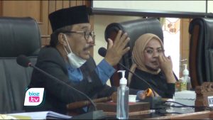 Ungsur pimpinan bersama sejumlah fraksi fraksi DPRD Trenggalek kembali bahas rencana utang Pemkab Trenggalek ke PT.SMI. Dalam hal ini sejumlah fraksi menyetujui rencana pinjaman daerah itu, namun beberapa fraksi lain juga meminta agar rencana itu dikaji ulang untuk disesuaikan dengan kekuatan APBD Trenggalek.