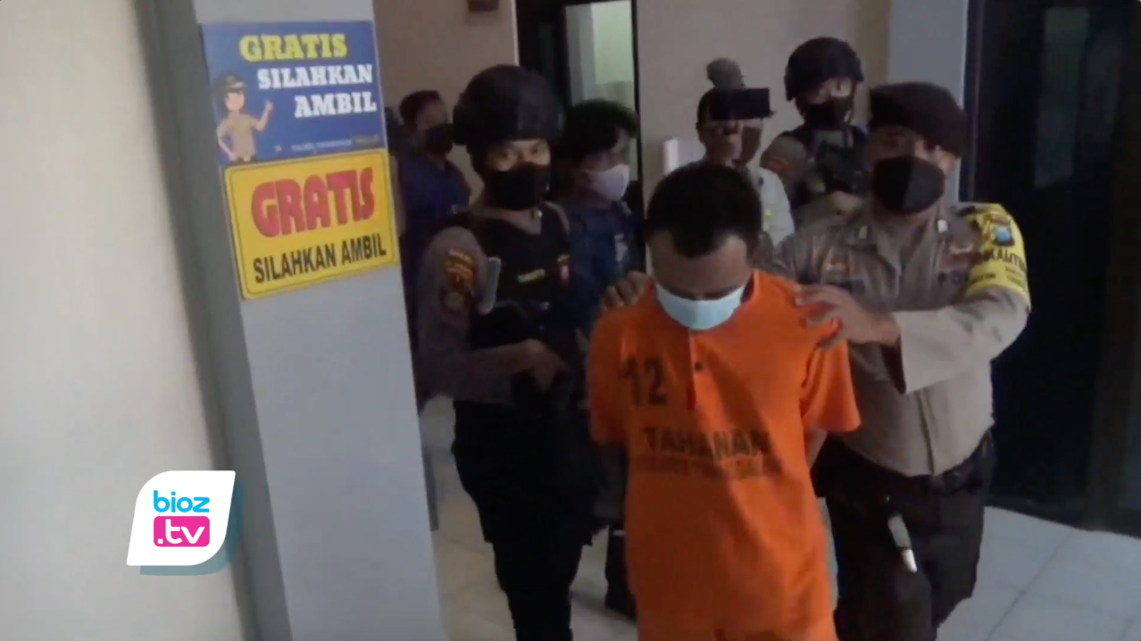 Pengembangan kasus pencabulan oknum guru pesatren asal Kecamatan Pule, Kabupaten Trenggalek, terhadap 34 santri putri. Satreskrim Polres Trenggalek terima 3 laporan baru, sehingga jumlah total korban yang melapor menjadi empat orang. Polisi juga meminta agar para korban yang lain tidak takut untuk melapor.