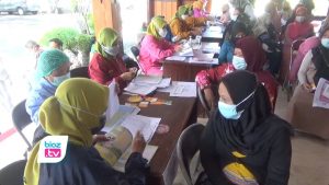 Vaksinasi Covid-19 terhadap ibu hamil di Kabupaten Trenggalek, Jawa Timur masih minim, hingga akhir bulan September 2021 ini, dari sekitar 5.000 ibu hamil baru ada 12% yang sudah menjalani vaksinasi dosis pertama maupun dosis kedua, atau baru ada sekitar 500 ibu hamil yang sudah divaksin.