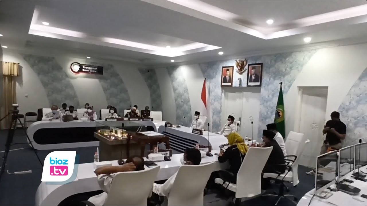 Pengajuan utang disetujui, Bupati Trenggalek akhirnya tanda tangani MoU pinjaman daerah ke PT.sarana Multi Infrastruktur (Persero) sebesar 250 Miliar Rupiah. Penandatangan ini juga disaksikan oleh Kementrian Keuangan dan Kemendagri, termasuk jajaran Forum Komunikasi Pimpinan Daerah Trenggalek.