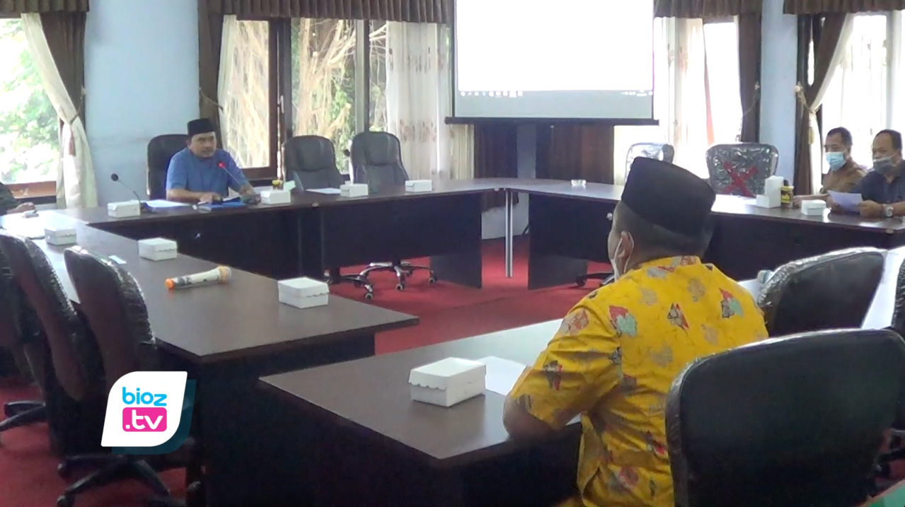 Produktifitas pembahasan ranperda pada tahun ini rendah, Badan Musyawarah (Banmus) DPRD Trenggalek kembali jadwalkan target pembahasan. Pasalnya, pada bulan ini ada beberpa ranperda yang harus ditetapkan menjadi perda. Selain itu, jumlah ranperda tahun ini juga ada penambahan sebanyak 3 usulan baru.