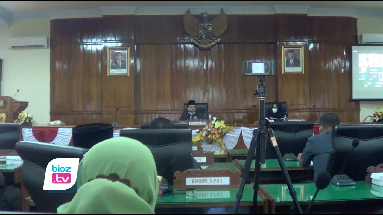 Sudah dibahas hampir dua tahun, rancangan peraturan daerah (Ranperda) tentang kode etik DPRD Trenggalek dan Ranperda tentang tata Beracara akhirnya resmi dinotakan. Selanjutnya, kedua ranperda ini akan menjalani pembahasan lebih lanjut bersama belasan ranperda lain ditingkat panitia khusus (pansus).