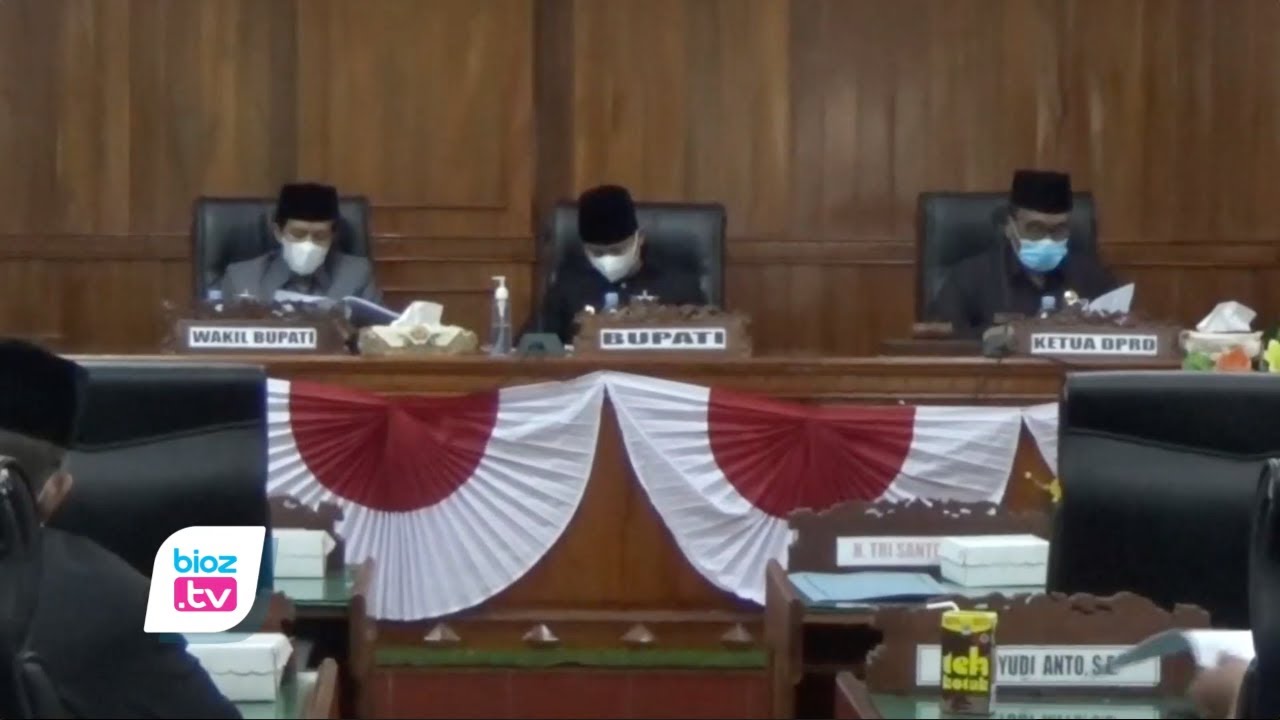 Ranperda perubahan APBD Trenggalek Tahun 2021 resmi disahkan DPRD dalam rapat Paripurna, bupati Trenggalek akhirnya ungkap poin poin penting pada perubahan kali ini. Meski terjadi devisit anggaran, namun pada perubahan ini pemerintah daerah juga mulai mendapat kucuran anggaran dari pinjaman daerah.