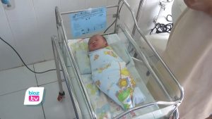 Masih menjalani perawatan di RSUD Dr.Soedomo Trenggalek, Kondisi bayi korban pembuangan yang ditemukan menangis dalam kardus, di Pinggir Jalan Desa Panggungsari, Kecamatan Durenan pada 23 Oktober kemarin, saat ini kondisinya sudah berangsur membaik. Bahkan berat badan bayi juga sudah naik.