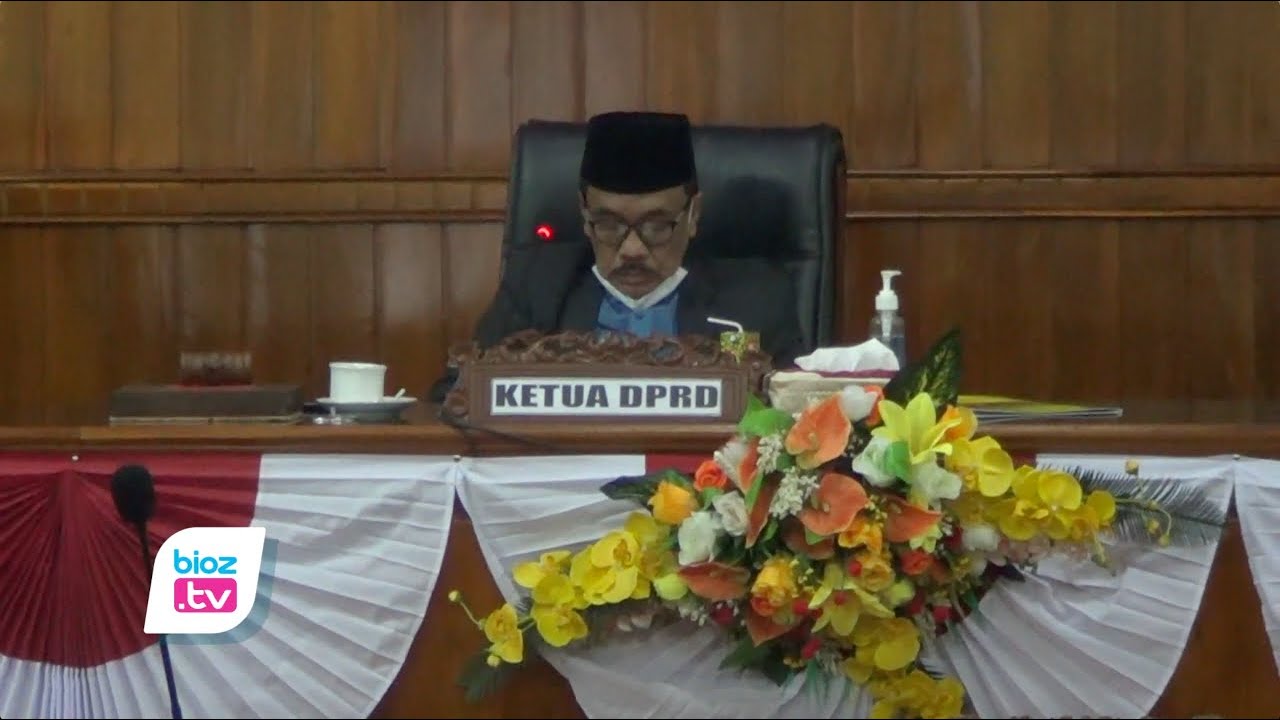 Pembahasan belasan ranperda belum tuntas, Ketua DPRD Trenggalek minta panitia khusus (Pansus) segera kebut pembahasan. Setidaknya, beberapa ranperda yang urgent pada bulan oktober ini harus sudah terselesaikan. Pasalnya, hingga saat ini baru 5 ranperda saja yang sudah selesai ditetapkan menjadi Perda.