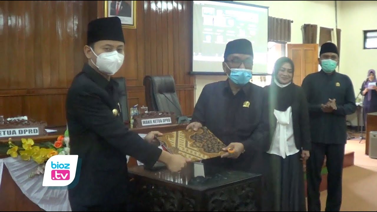 Resmi ditetapkan dalam rapat paripurna pada 26 November 2022, Anggaran Pendapatan dan Belanja Daerah (APBD) Trenggalek Tahun 2022 disepakati sebesar lebih dari 2 Triliun Rupiah. Meski demikian keputusan APBD Trenggalek ini masih akan dimintakan evaluasi dari Gubernur Jawa Timur.