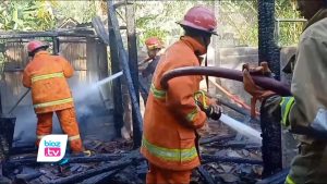 Diduga gara gara buang putung rokok sembarangan, rumah warga Desa Ngares, Kabupaten Trenggalek, hangus dilalap si jago merah. Akibat kejadian ini satu ekor kambing dan rumah korban hangus terbakar. Beruntung tidak ada korban jiwa pada kejadian ini, namun kerugian ditaksir mencapai jutaan rupiah. Diduga gara gara buang putung rokok sembarangan, rumah warga Desa Ngares, Kabupaten Trenggalek, hangus dilalap si jago merah. Akibat kejadian ini satu ekor kambing dan rumah korban hangus terbakar. Beruntung tidak ada korban jiwa pada kejadian ini, namun kerugian ditaksir mencapai jutaan rupiah.