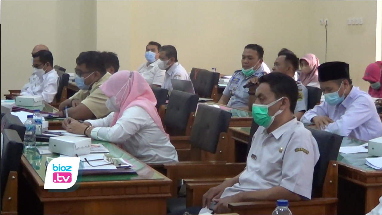 Standart satuan harga (SSH) dinilai tidak sesuai dengan kondisi harga sebenarnya dilapangan. Komisi 3 DPRD Trenggalek tekankan pihak terkait segera memperbarui Perbup tentang SSH. Kondisi ini juga turut dikeluhkan sejumlah rekanan yang bersentuhan langsung dengan proses pengadaan barang dan jasa Pemerintah.