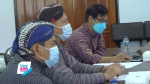 Standart harga pengadaan barang dan jasa di kabupaten Trenggalek dinilai menurun, Komisi 3 DPRD Trenggalek mulai panggil sejumlah organisasi perangkat daerah (OPD) mitra. DPRD juga meminta OPD mitra agar persoalan ini bisa segera dibedah. Sehingga kualitas pembangunan di Trenggalek bisa lebih baik.